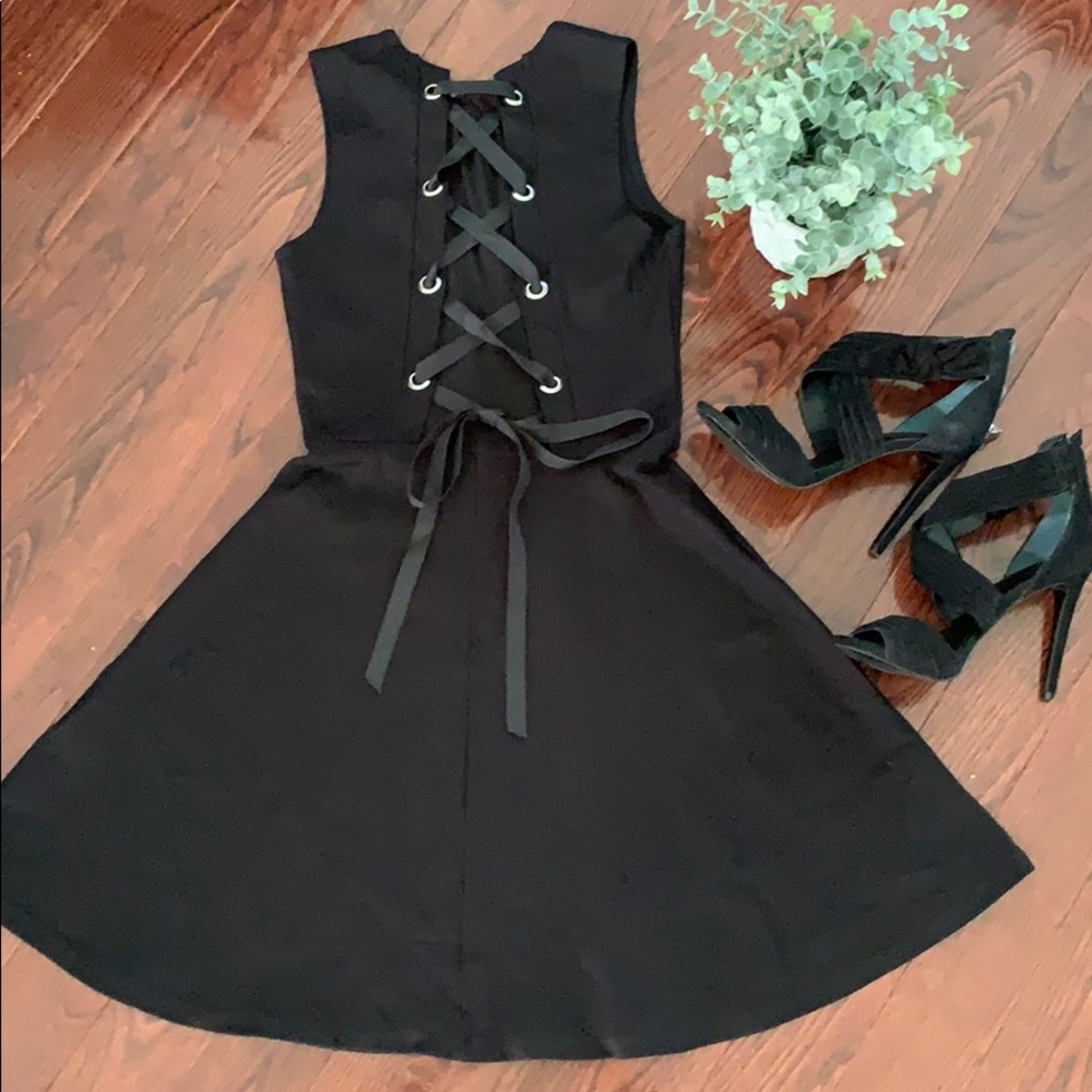 DESIGN LAB Lace-up Dress